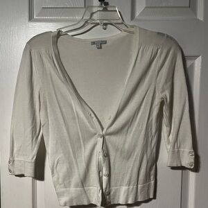 Adorable white vintage cropped GAP short sleeve cardigan with buttons!!